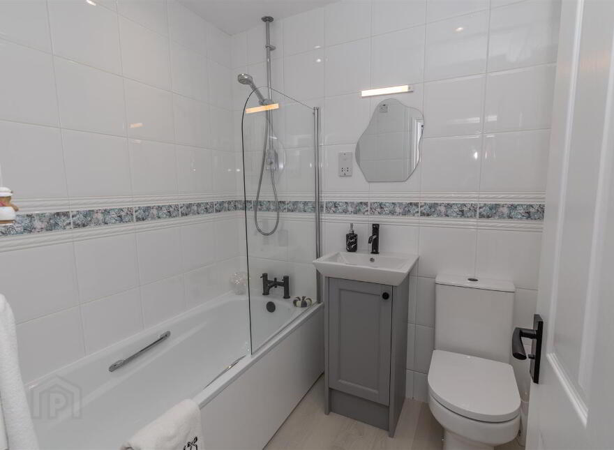 2 The Close, Strathern Manor, Newcastle, BT33 0TG