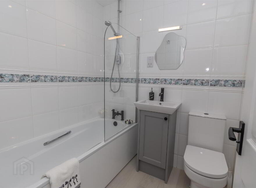 2 The Close, Strathern Manor, Newcastle, BT33 0TG