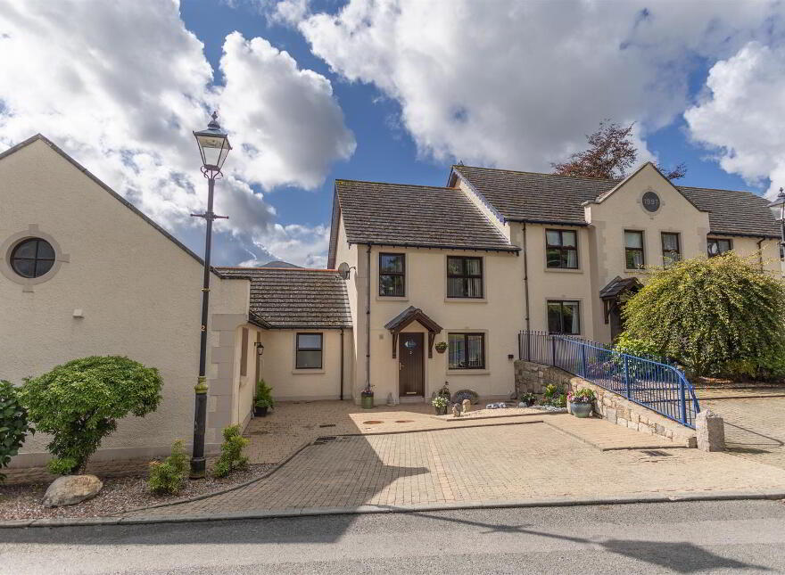 2 The Close, Strathern Manor, Newcastle, BT33 0TG