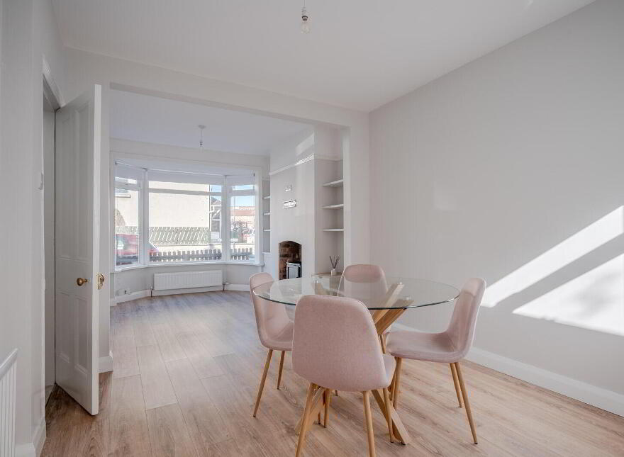 4 Enid Parade, Belfast, BT5 6EL