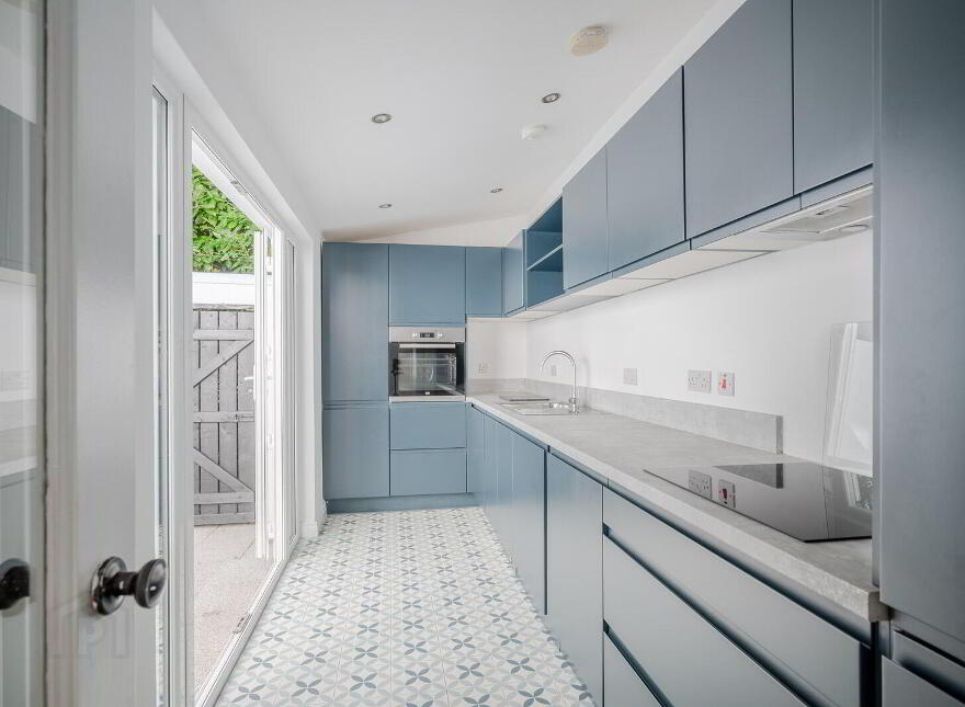 4 Enid Parade, Belfast, BT5 6EL