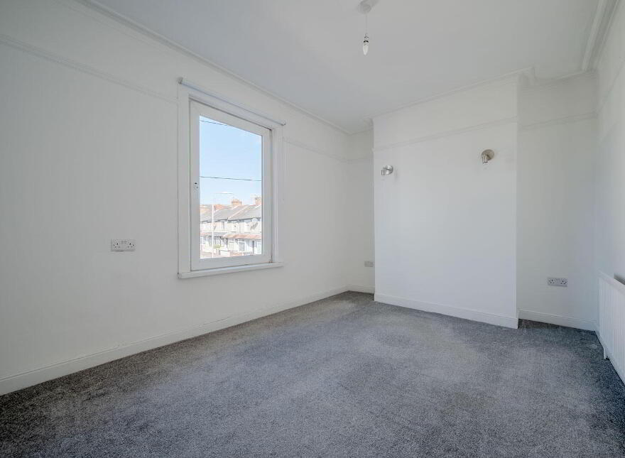 4 Enid Parade, Belfast, BT5 6EL