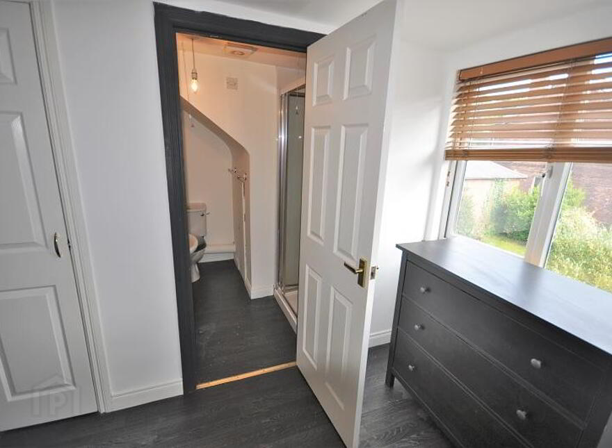 Lisburn Road, Belfast, BT9 6GF