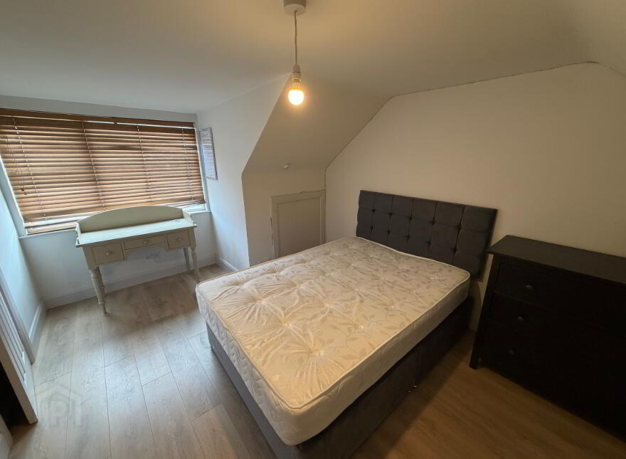 Lisburn Road, Belfast, BT9 6GF
