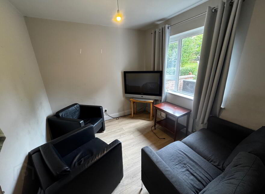 Lisburn Road, Belfast, BT9 6GF