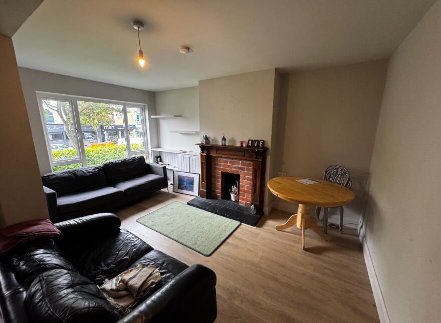 Lisburn Road, Belfast, BT9 6GF