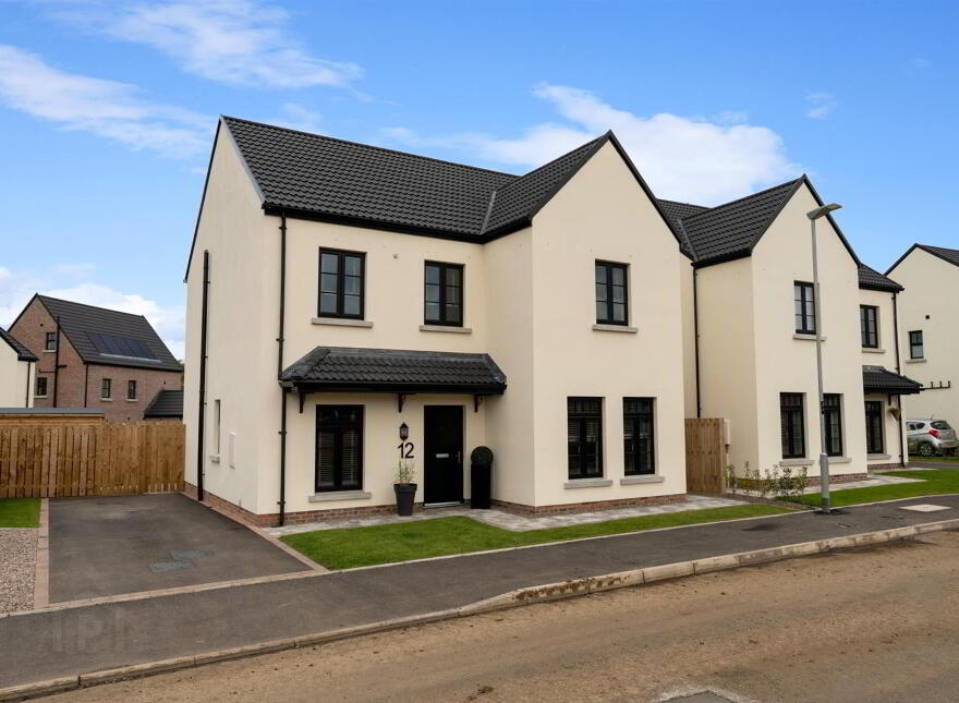 12 Cloughan View Crescent, Ballyclare, BT39 8AF