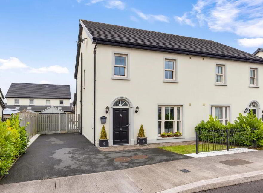 16 Castle Park, Killycard, Castleblayney, A75W304 photo