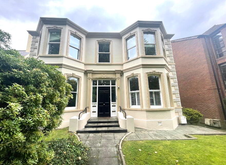 Sans Souci Park, Off Malone Road, Belfast, BT9 5QZ
