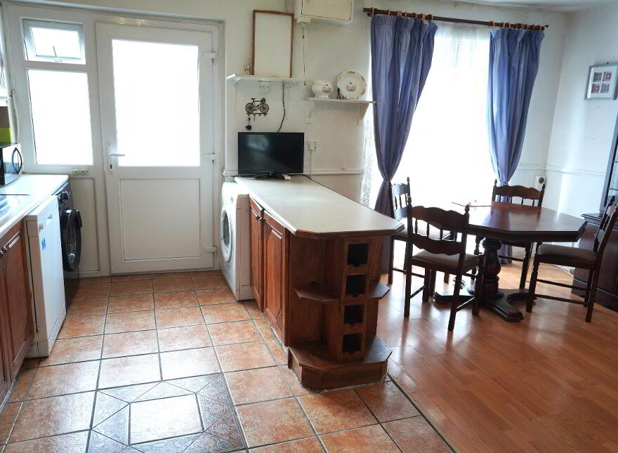 Rose Cottage, 59 Tradaree Court, Shannon, Clare