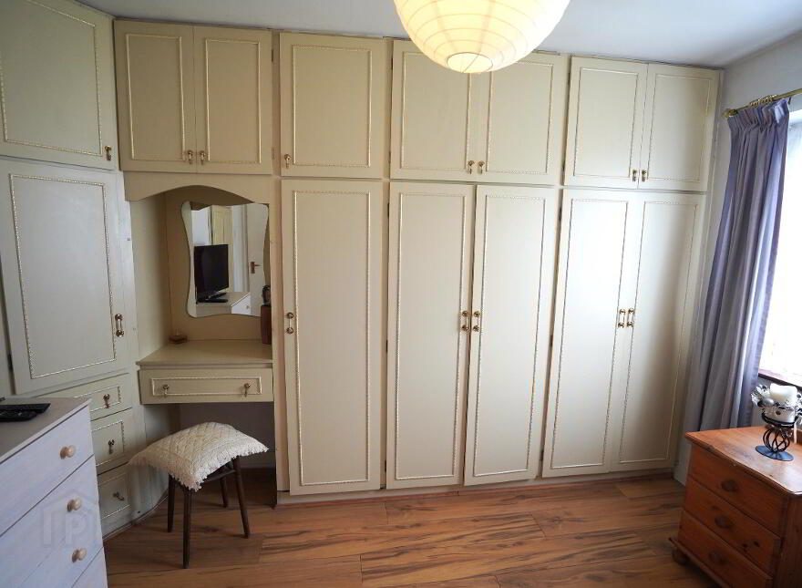 Rose Cottage, 59 Tradaree Court, Shannon, Clare