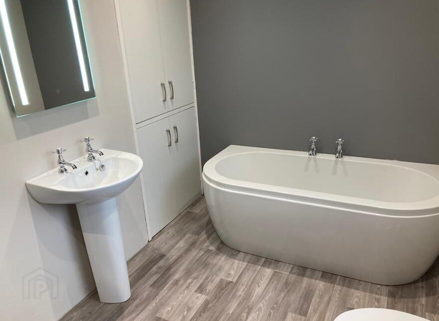 85a Belfast Road, Carrickfergus, BT38 8BY