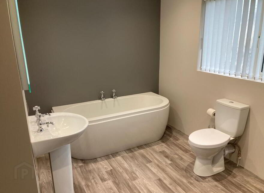 85a Belfast Road, Carrickfergus, BT38 8BY
