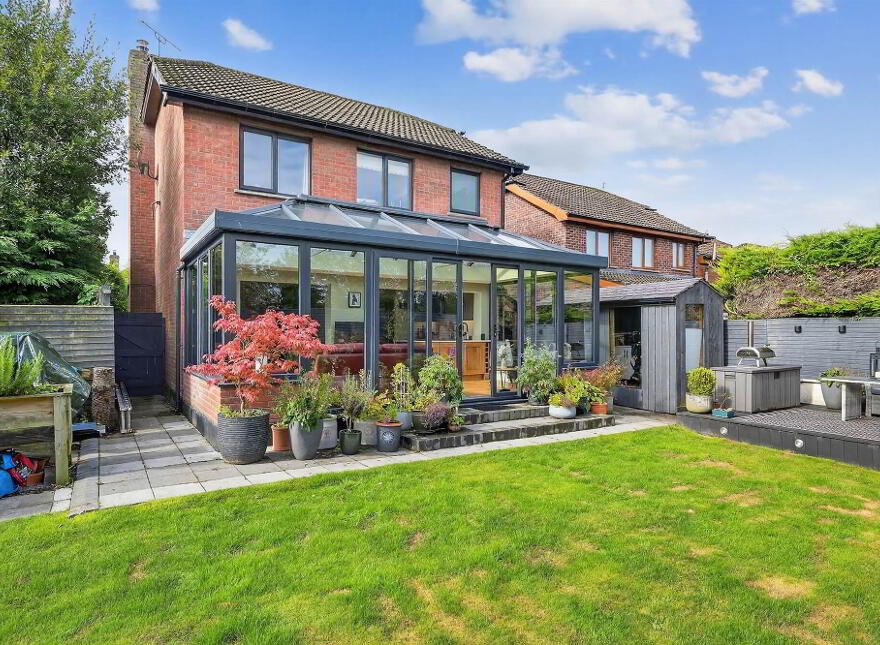25 Millars Forge, Dundonald, Belfast, BT16 1UT