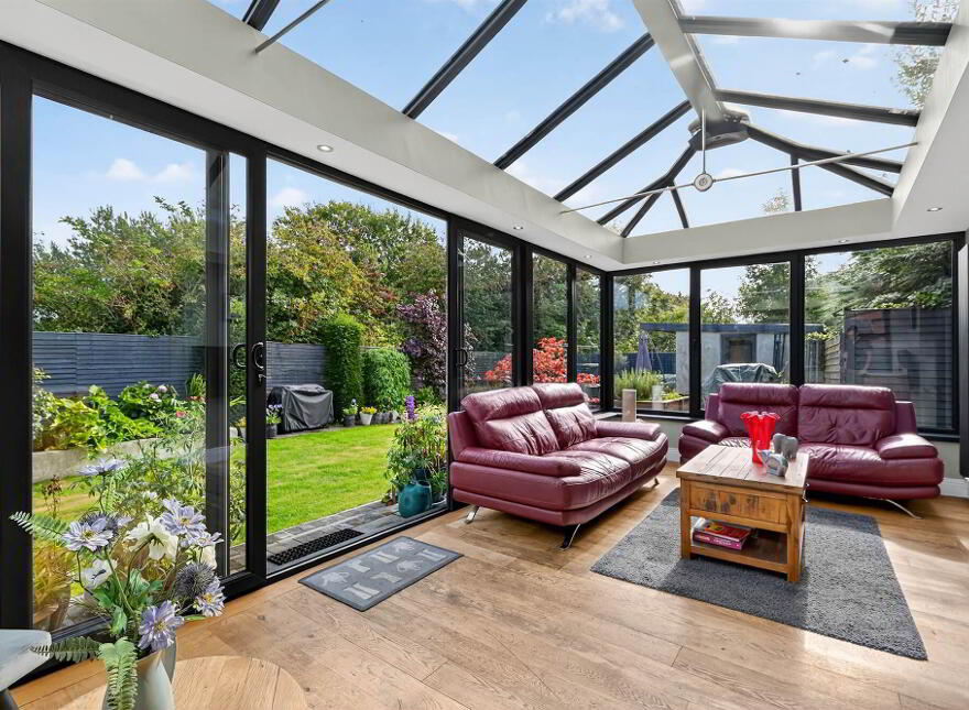25 Millars Forge, Dundonald, Belfast, BT16 1UT