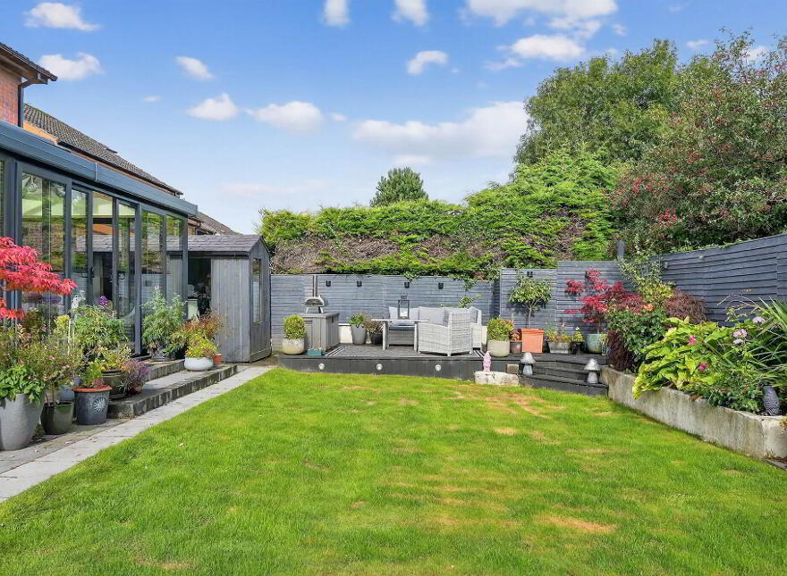 25 Millars Forge, Dundonald, Belfast, BT16 1UT