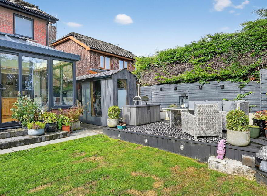 25 Millars Forge, Dundonald, Belfast, BT16 1UT