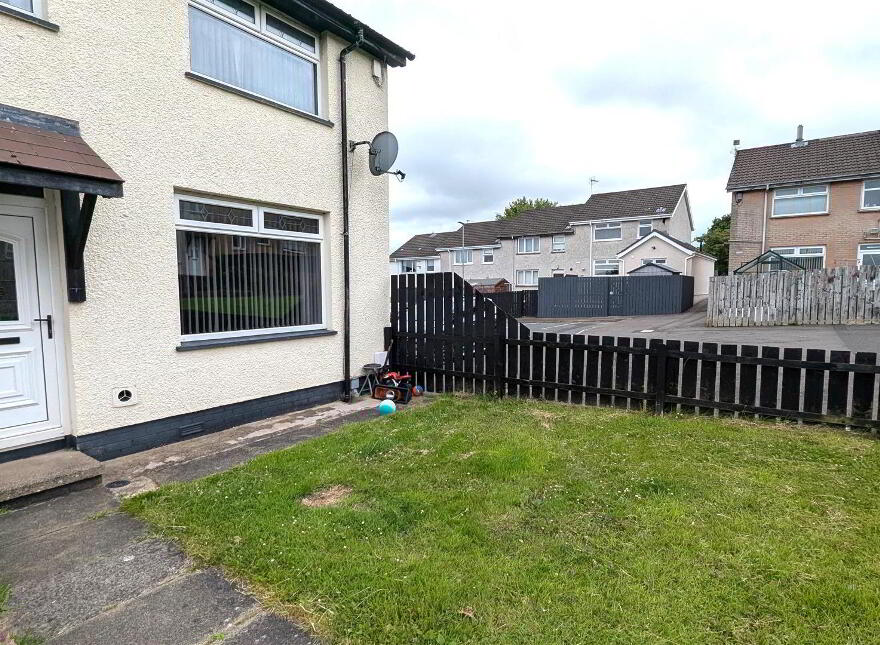35 Portlee Walk, Antrim, BT41 1EL