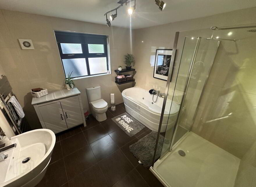 37 Hawthorn Hill, Kinallen, BT25 2HY