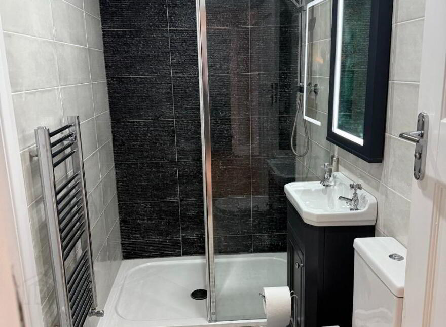 6 Strathmore Park, Belfast, BT15 5HH