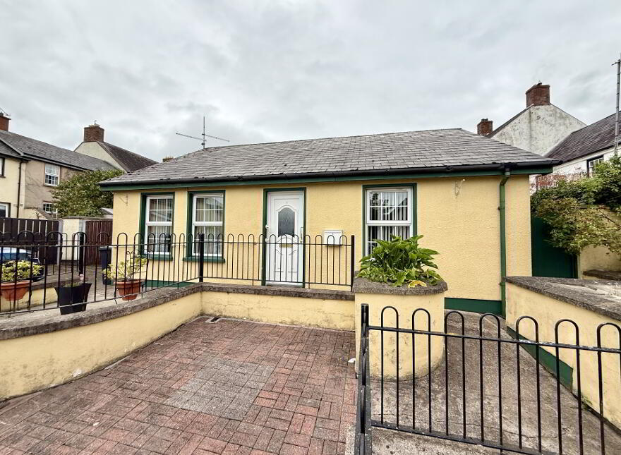 2 Castle Court, Armagh, BT61 7QR photo