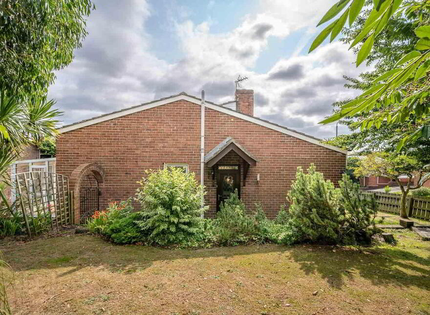 1 Rostrevor Close, Bangor, BT19 1AF