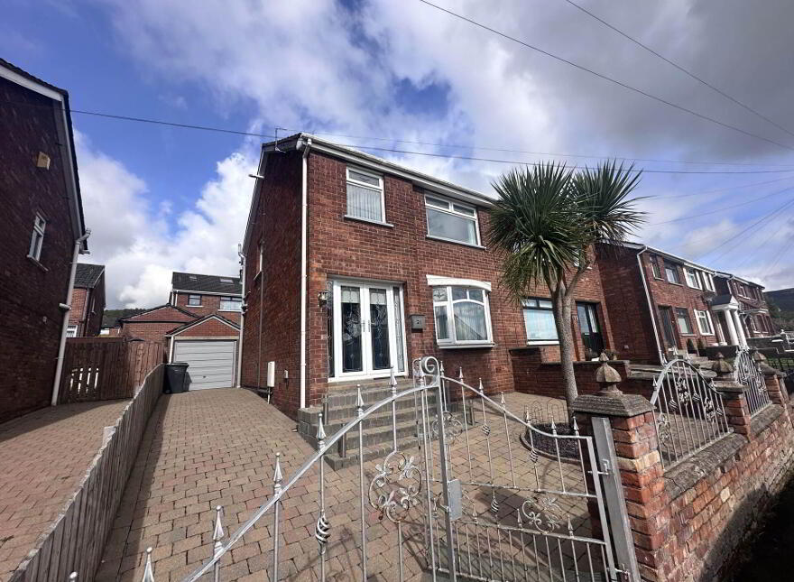 21 Brae Hill Park, Ballysillan, Belfast, BT14 8FP photo