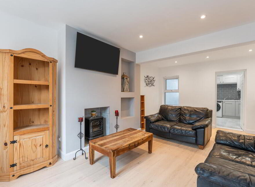 27 Parkgate Gardens, Belfast, BT4 1ES