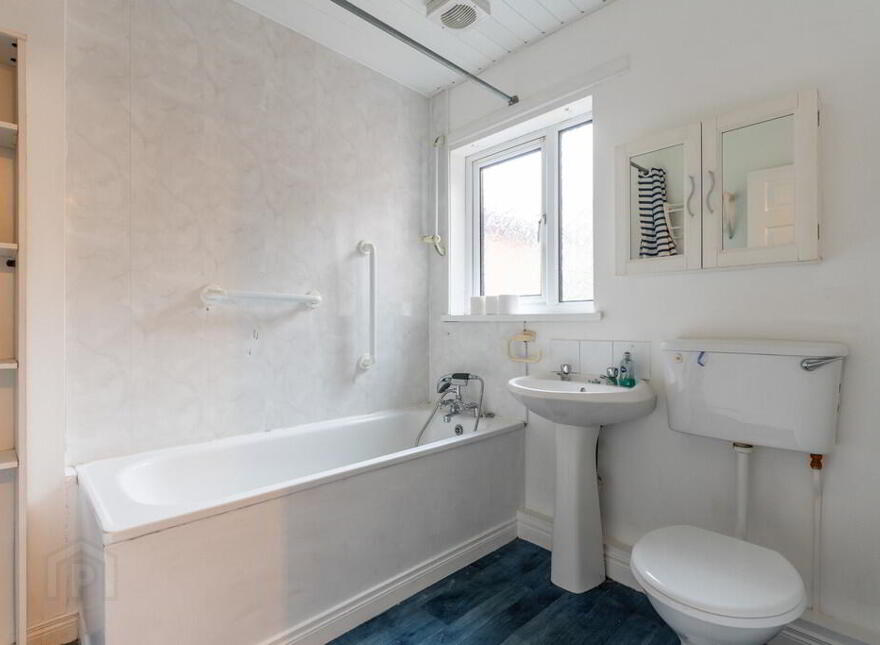 27 Parkgate Gardens, Belfast, BT4 1ES