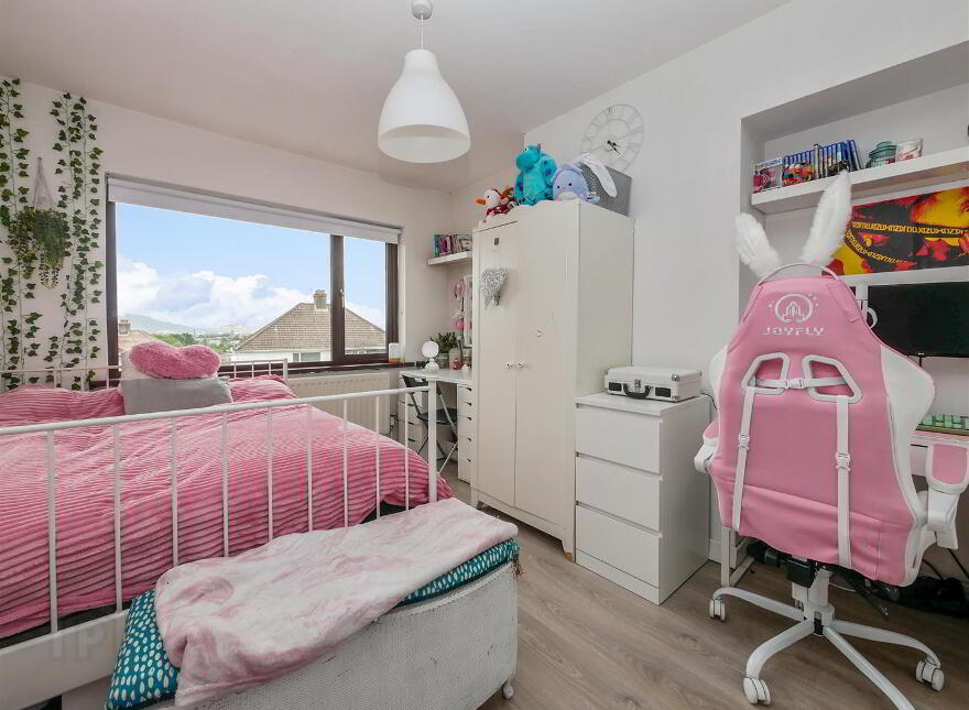 6 Cregagh Park East, Upper Cregagh Road, Belfast, BT6 9LG