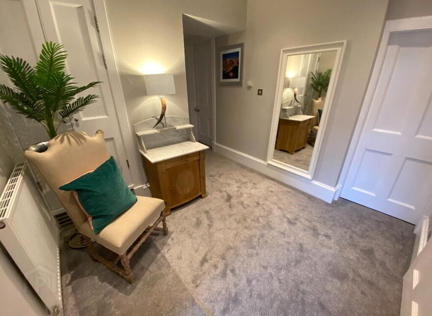 13 Chamberlain Road, Morningside, Edinburgh, EH10 4DJ
