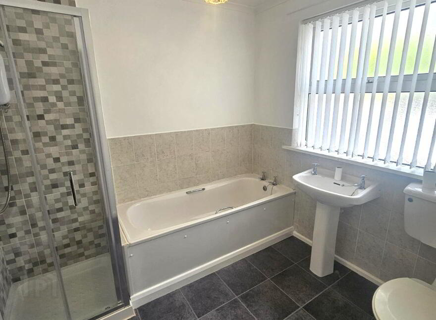 Moore Street, Waterside, L'Derry, BT47 2EY