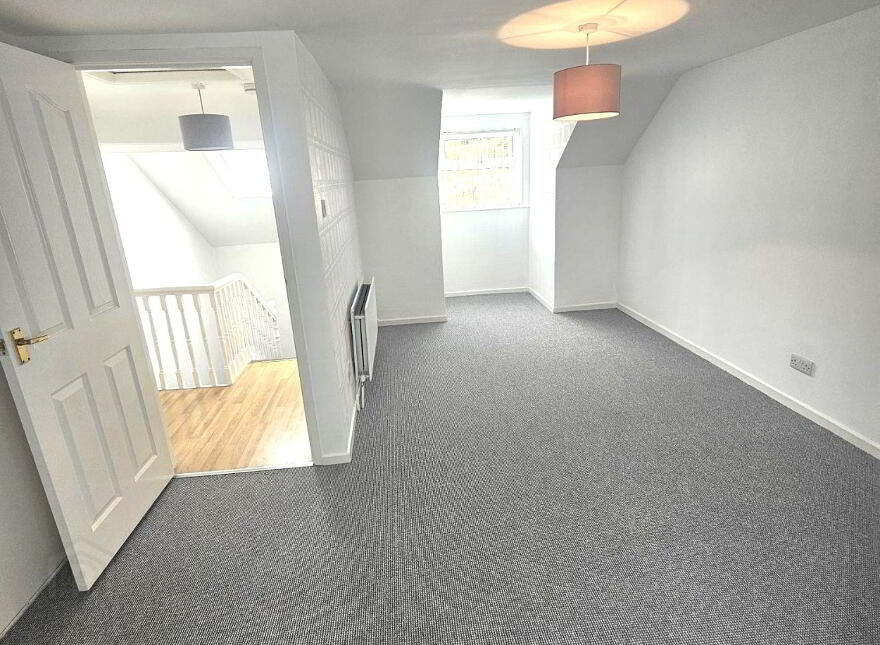 Moore Street, Waterside, L'Derry, BT47 2EY