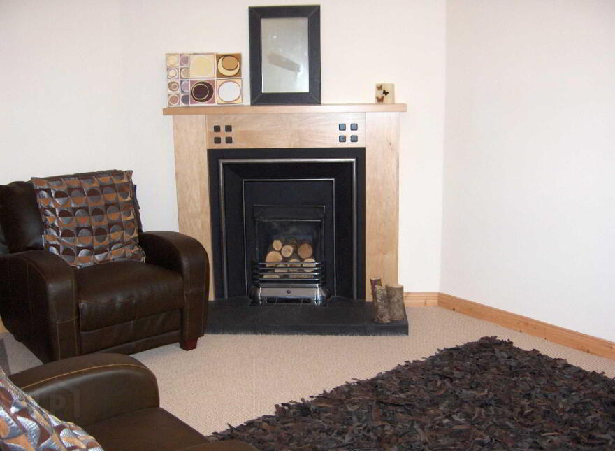 4 Glenfall Mews, Larne, BT40 3FD