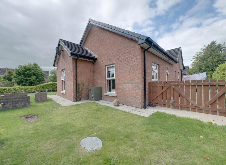 2 Red Row, Toomebridge, BT41 3UJ