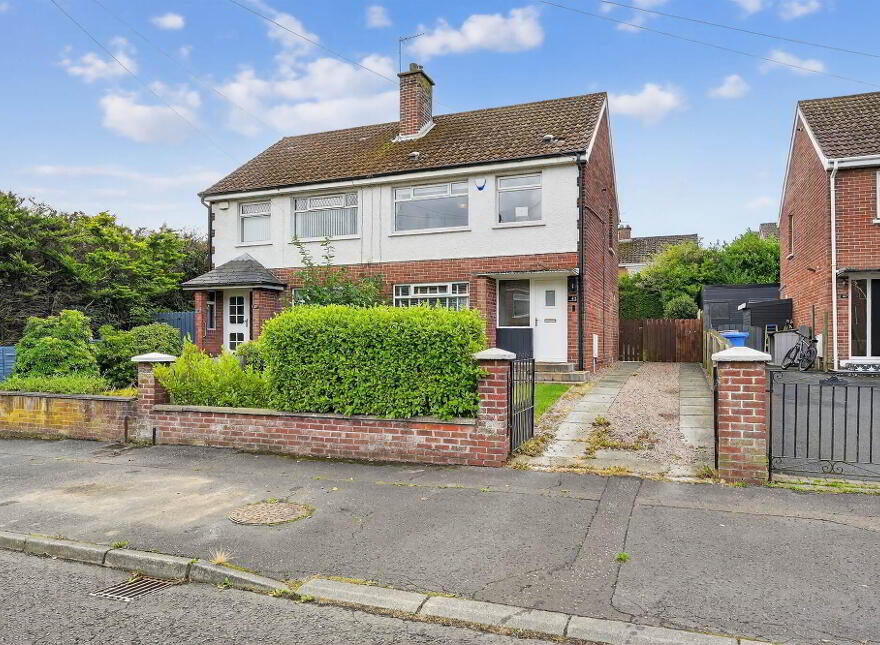43 North Sperrin, Belfast, BT5 7HU