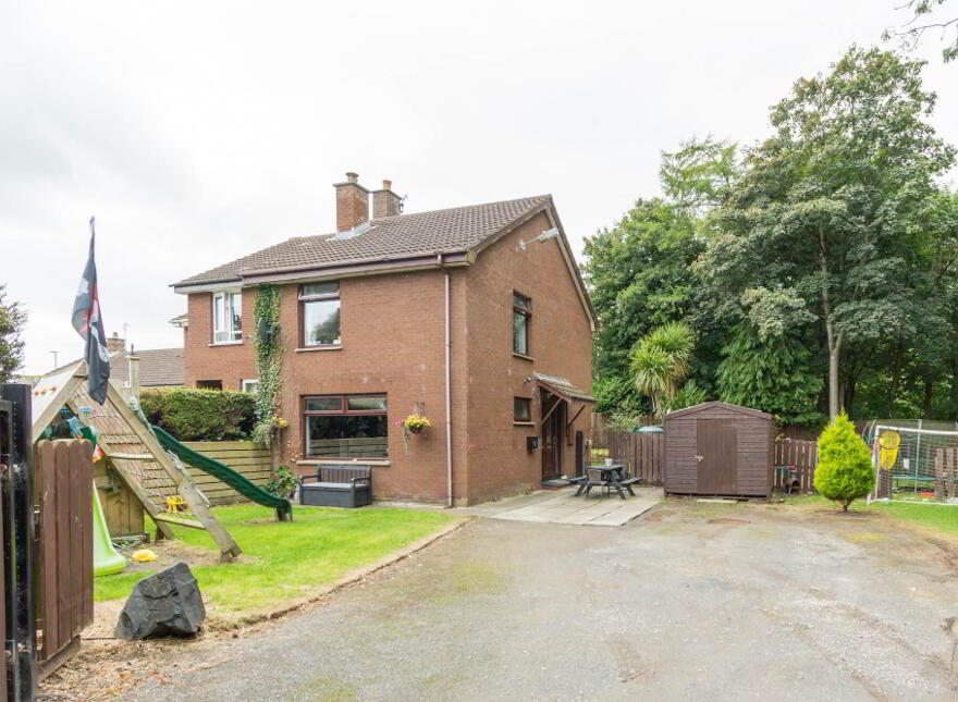 9 Knockburn Crescent, Lisburn, BT28 8QH photo
