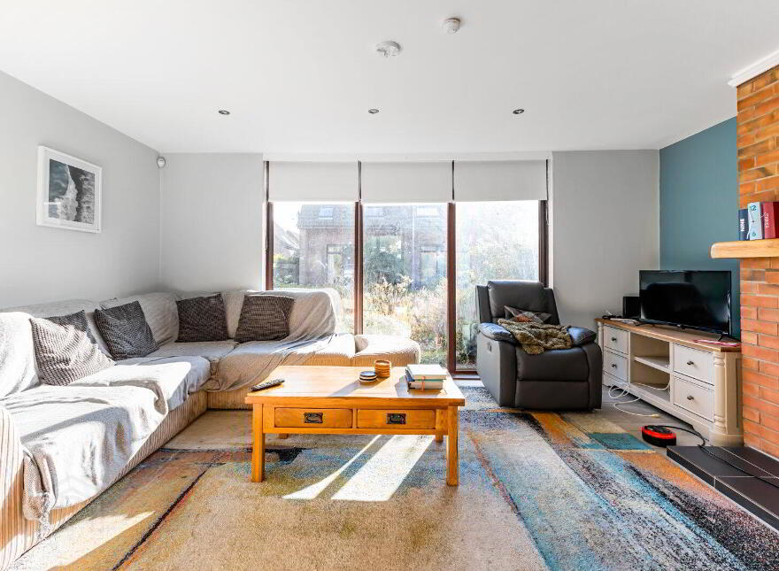 15 Lakeside Drive, Finaghy, Belfast, BT10 0NU