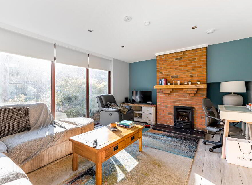 15 Lakeside Drive, Finaghy, Belfast, BT10 0NU