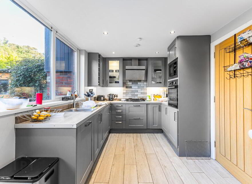 15 Lakeside Drive, Finaghy, Belfast, BT10 0NU