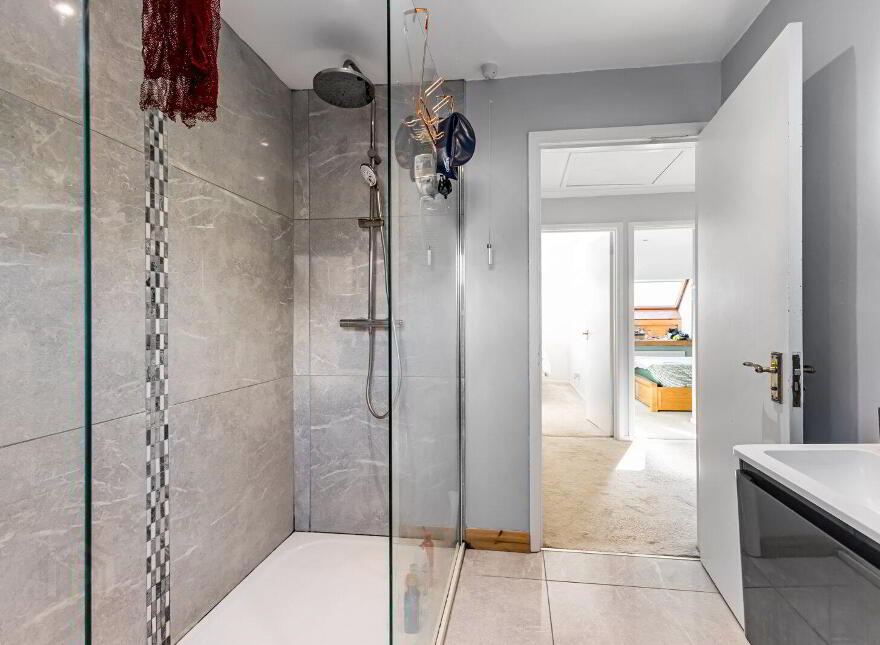 15 Lakeside Drive, Finaghy, Belfast, BT10 0NU