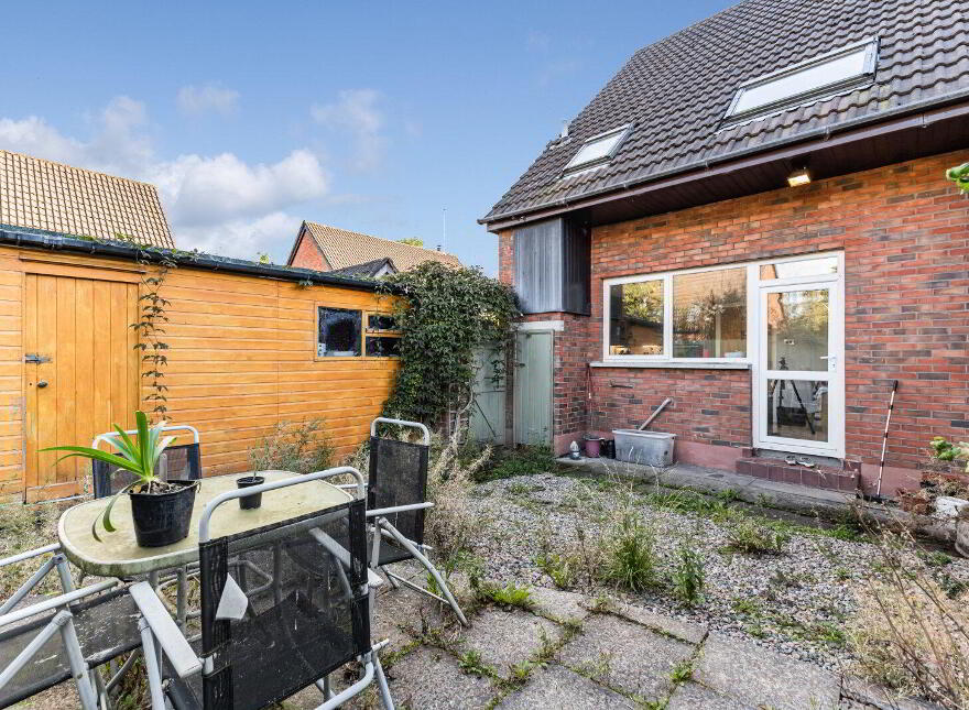 15 Lakeside Drive, Finaghy, Belfast, BT10 0NU