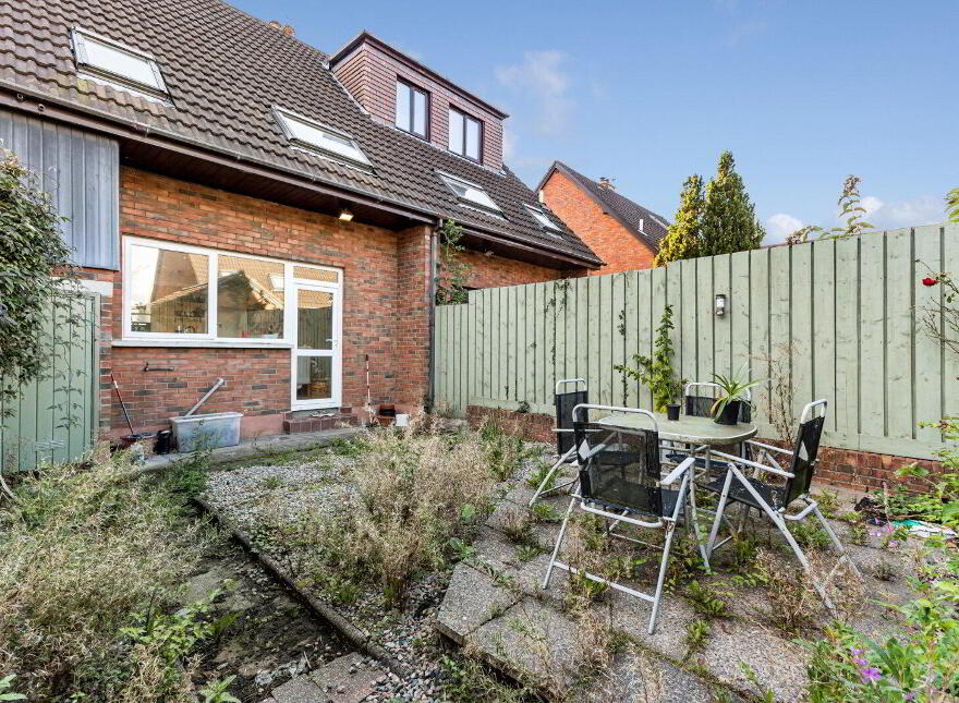 15 Lakeside Drive, Finaghy, Belfast, BT10 0NU