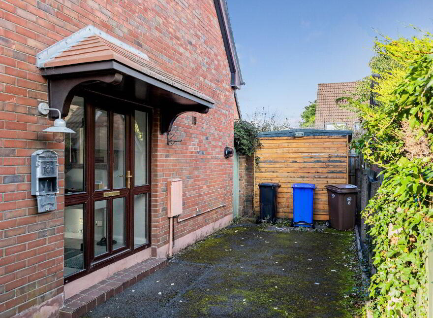 15 Lakeside Drive, Finaghy, Belfast, BT10 0NU