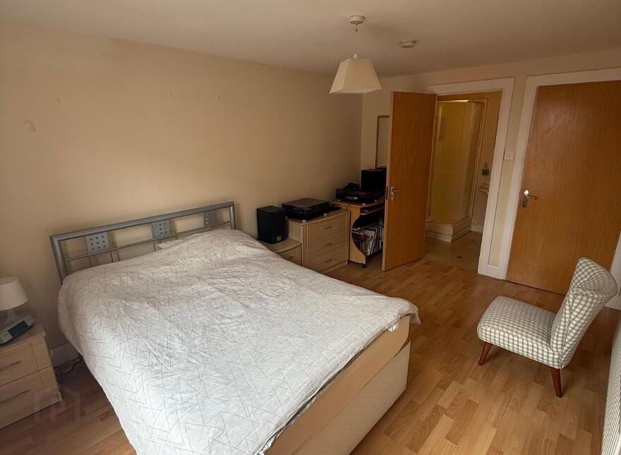 C31 Whitehall Square, 181 Sandy Row, Belfast, BT12 5EU