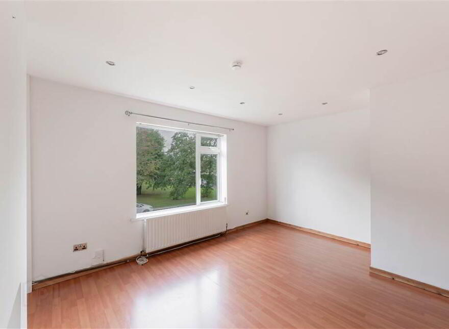 108b Inishowen Drive, Belfast, BT10 0EX