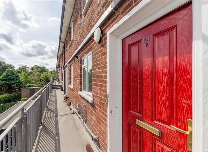 108b Inishowen Drive, Belfast, BT10 0EX