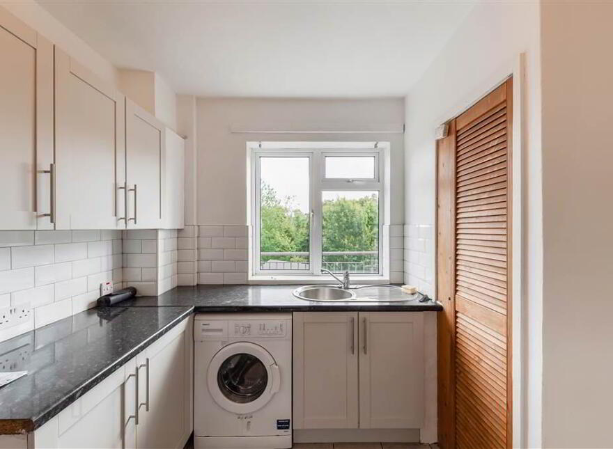 108b Inishowen Drive, Belfast, BT10 0EX