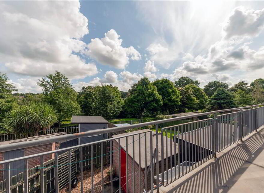 108b Inishowen Drive, Belfast, BT10 0EX