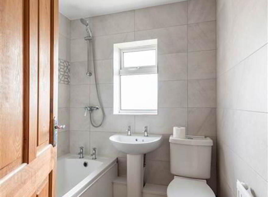 108b Inishowen Drive, Belfast, BT10 0EX